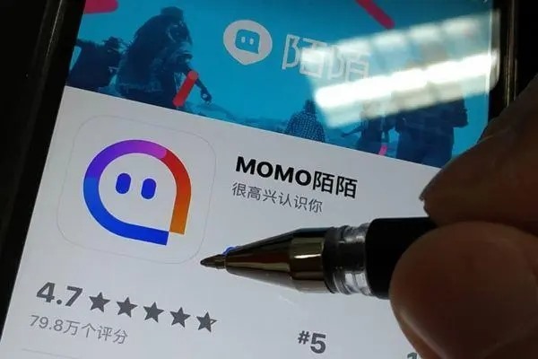 陌陌与soul的区别是什么，里面是不是很有多机器人，被坑过吗？